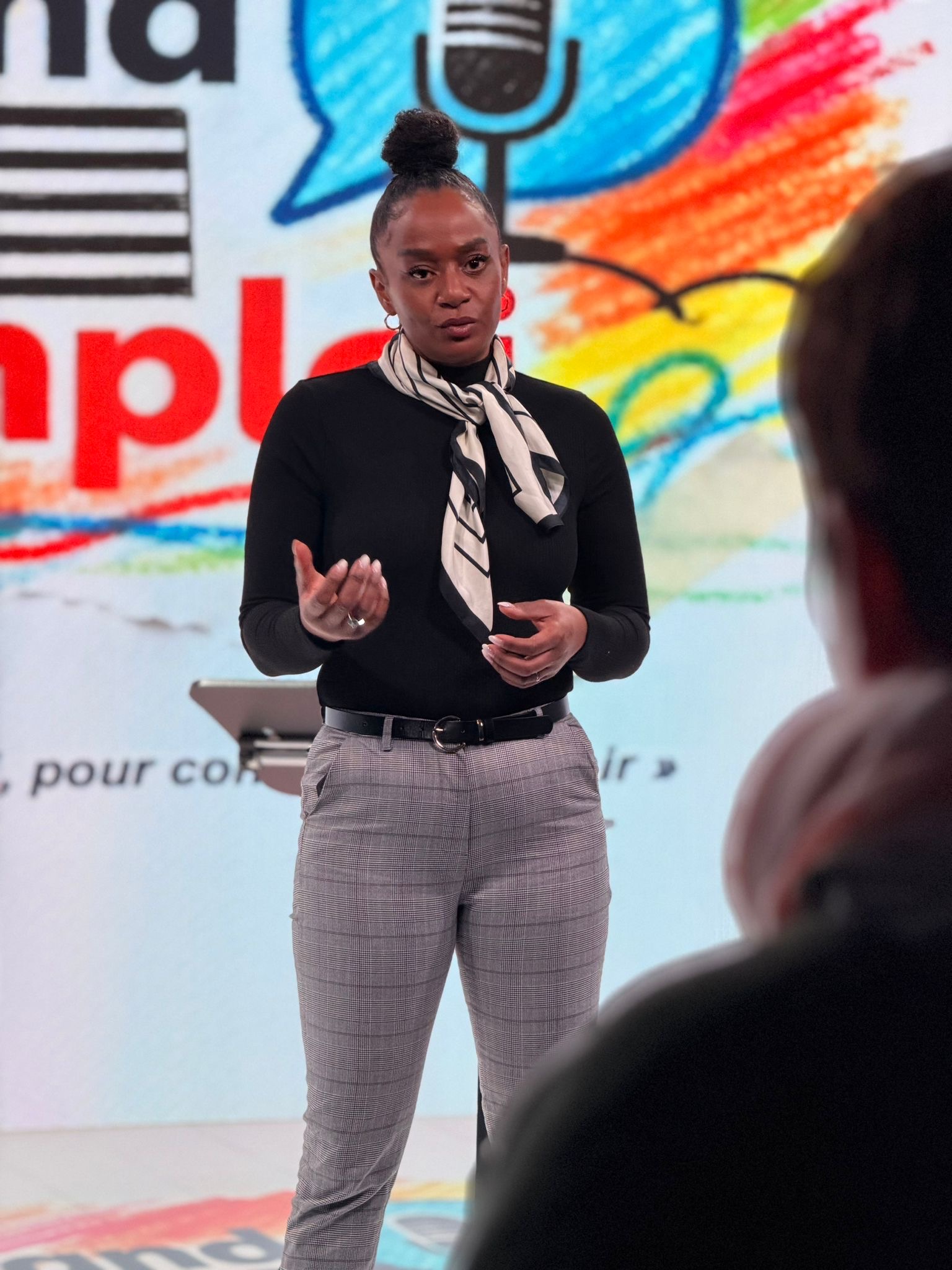 Camille Lelu, présidente du Grand Oral de l'Emploi, sur le plateau de l'émission